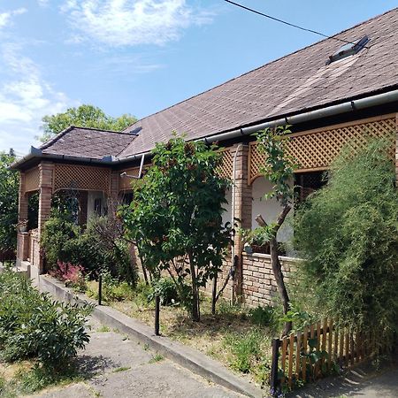 Henrietta Vendégház Domoszlo Esterno foto